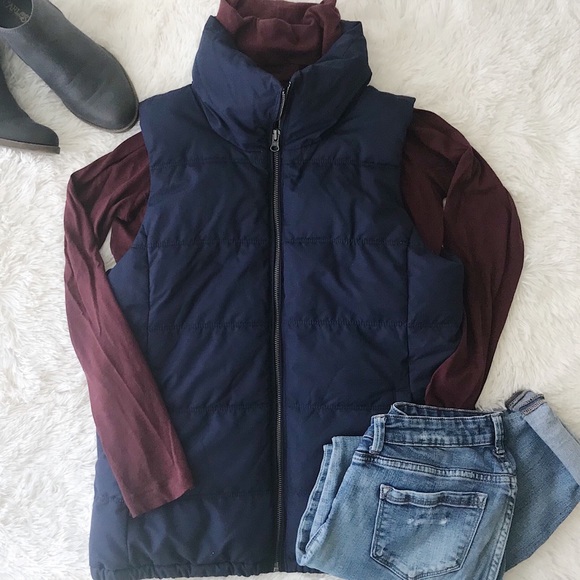 Old Navy Jackets & Blazers - Old Navy puffer vest Navy size medium
